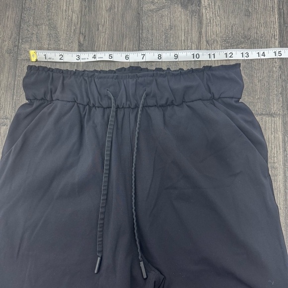 Lululemon Black Stretch High-Rise Pull-On Pant 31" Length 69% nylon 31% lycra 4 - Picture 12 of 15